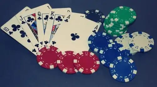 7 ph platform on mobile showing sports and casino game options